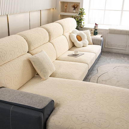 91家纺网 家纺一手货源 找家纺 沐沐 2026新款草莓兔提花沙发笠 草莓兔-米白色