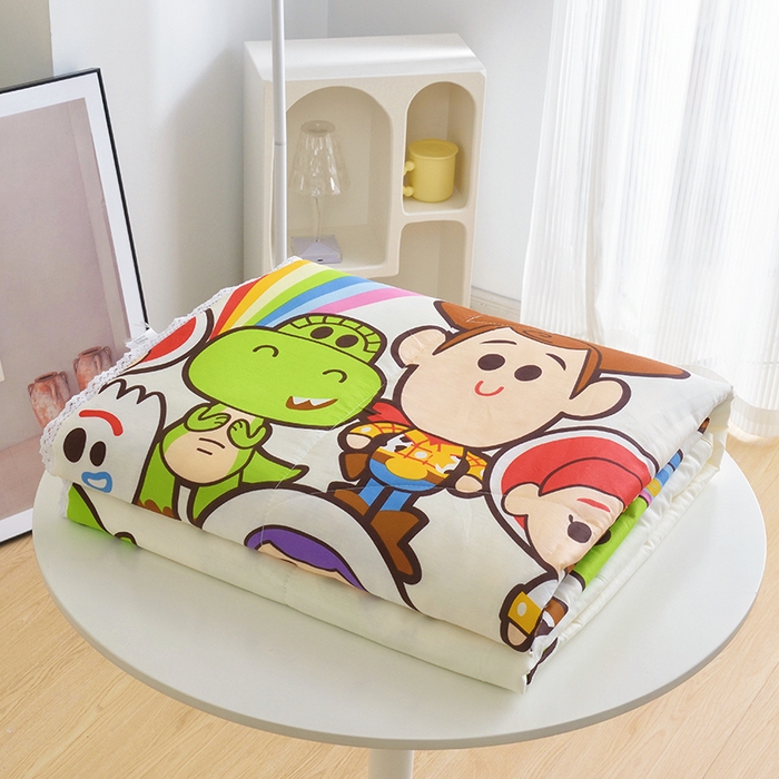 91家纺网 家纺一手货源 找家纺 德芙 2023新款全棉印花卡通夏被四件套 巴斯光年