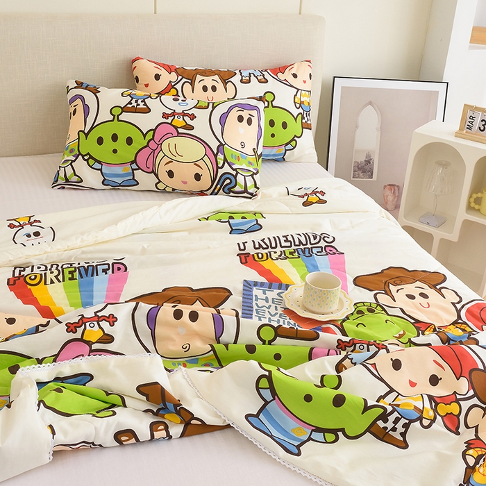 91家纺网 家纺一手货源 找家纺 德芙 2023新款全棉印花卡通夏被四件套 巴斯光年