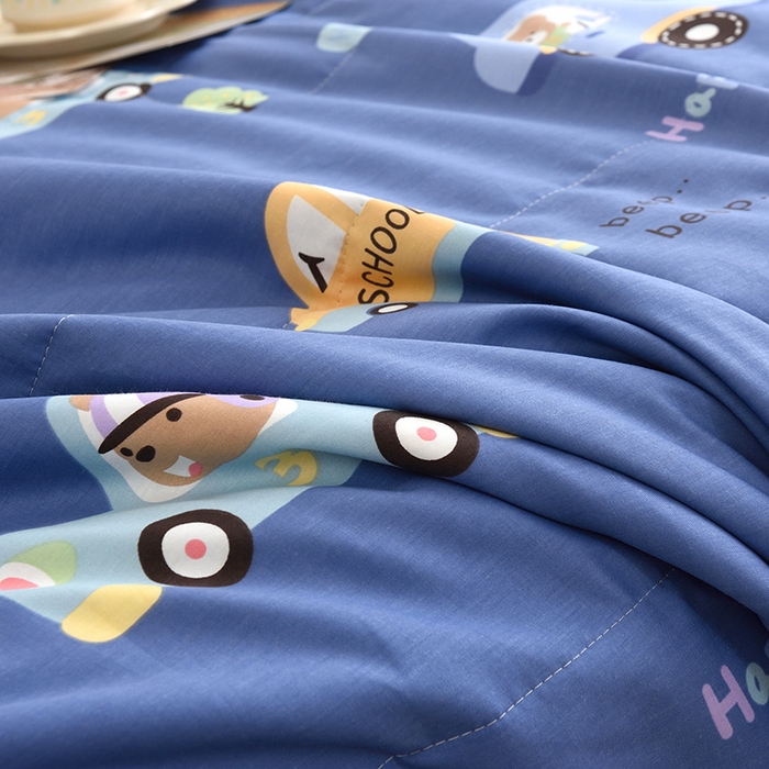 91家纺网 家纺一手货源 找家纺 德芙 2023新款全棉印花卡通夏被四件套 宝宝巴士