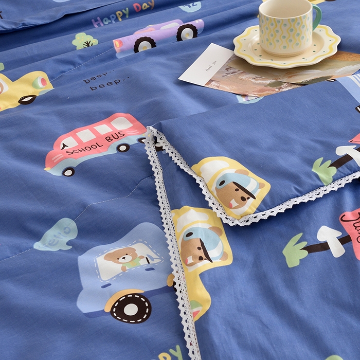 91家纺网 家纺一手货源 找家纺 德芙 2023新款全棉印花卡通夏被四件套 宝宝巴士