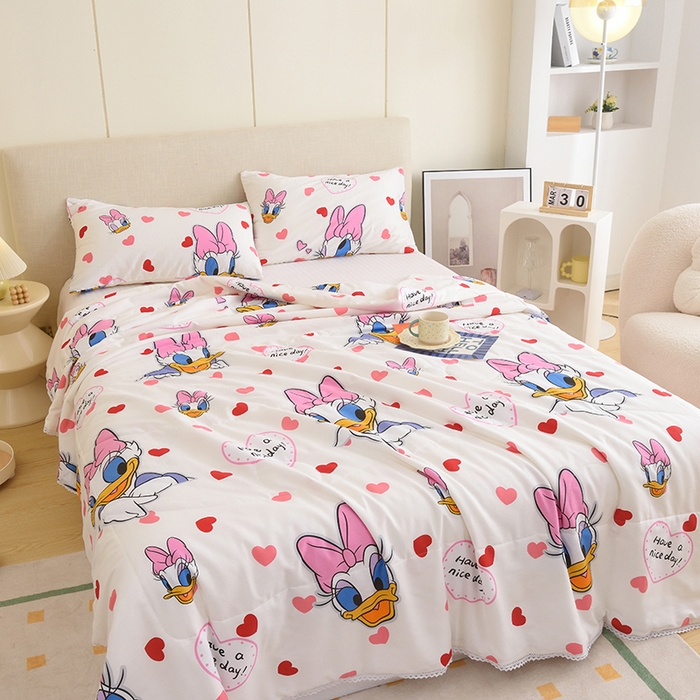 91家纺网 家纺一手货源 找家纺 德芙 2023新款全棉印花卡通夏被四件套 黛西公主