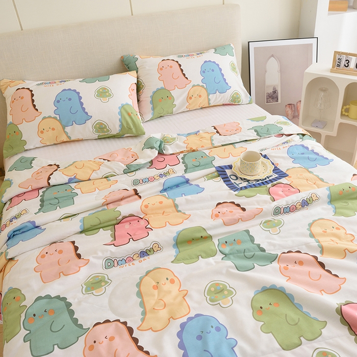 91家纺网 家纺一手货源 找家纺 德芙 2023新款全棉印花卡通夏被四件套 活力恐龙