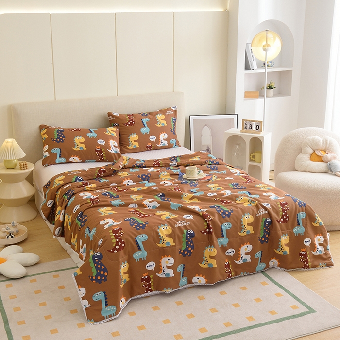 91家纺网 家纺一手货源 找家纺 德芙 2023新款全棉印花卡通夏被四件套 恐龙日记