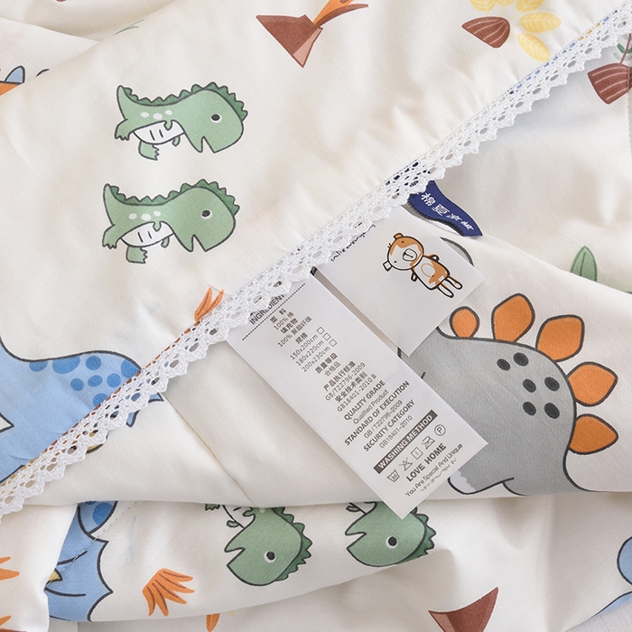 91家纺网 家纺一手货源 找家纺 德芙 2023新款全棉印花卡通夏被四件套 恐龙仔仔