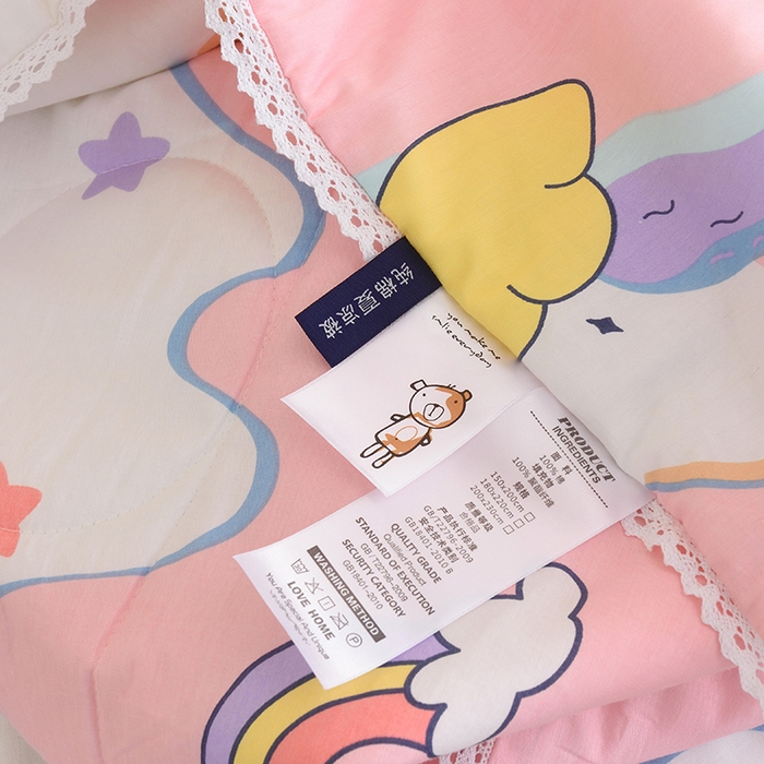 91家纺网 家纺一手货源 找家纺 德芙 2023新款全棉印花卡通夏被四件套 甜甜的梦