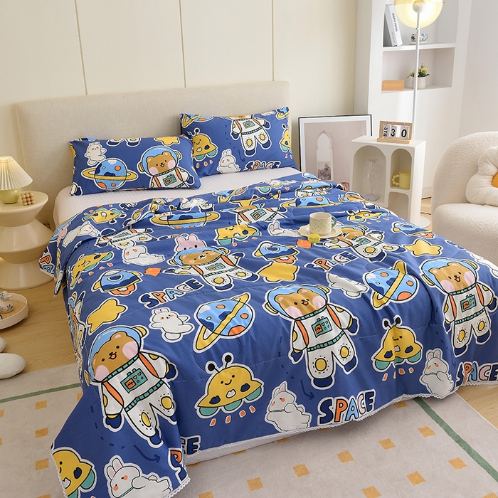 91家纺网 家纺一手货源 找家纺 德芙 2023新款全棉印花卡通夏被四件套 宇宙空间站