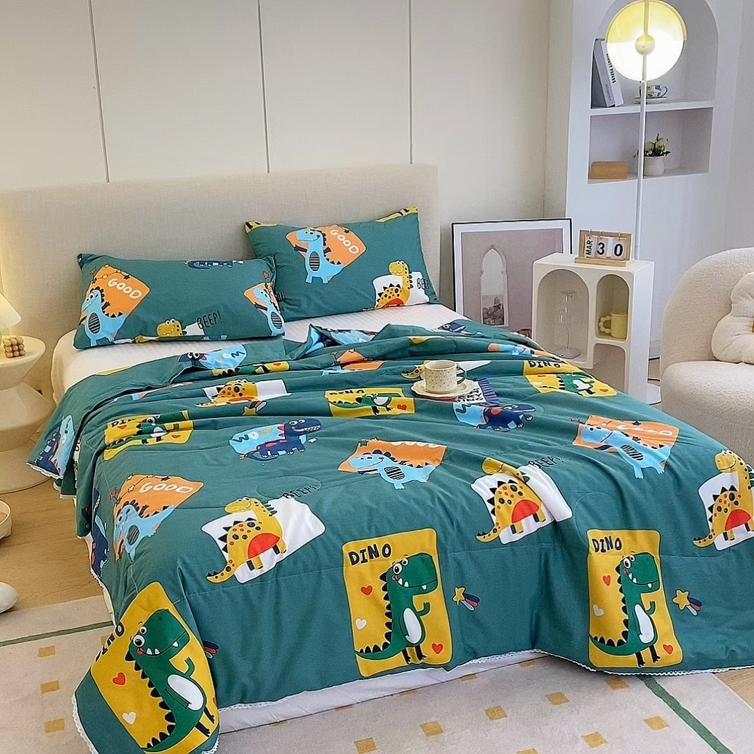91家纺网 家纺一手货源 找家纺 德芙 2023新款全棉印花卡通夏被四件套 恐龙家族
