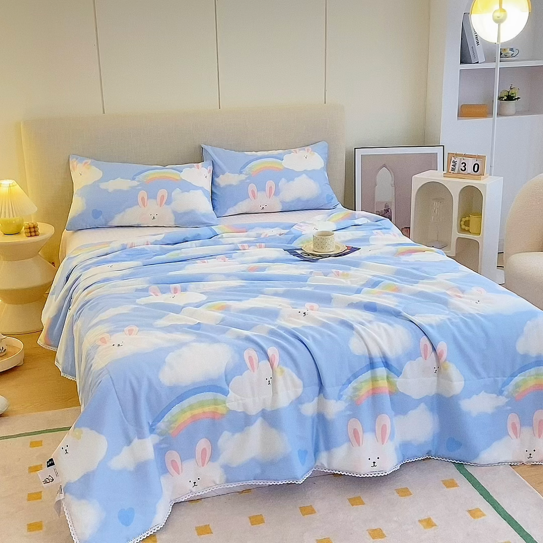 91家纺网 家纺一手货源 找家纺 德芙 2023新款全棉印花卡通夏被四件套 阳光彩虹