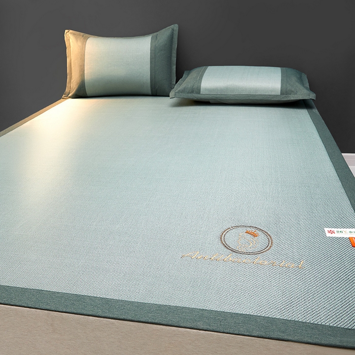 91家纺网 家纺一手货源 找家纺 总伊被源2023新款女王款刺绣冰藤席1200D可机洗可折叠冰丝席-戴菲