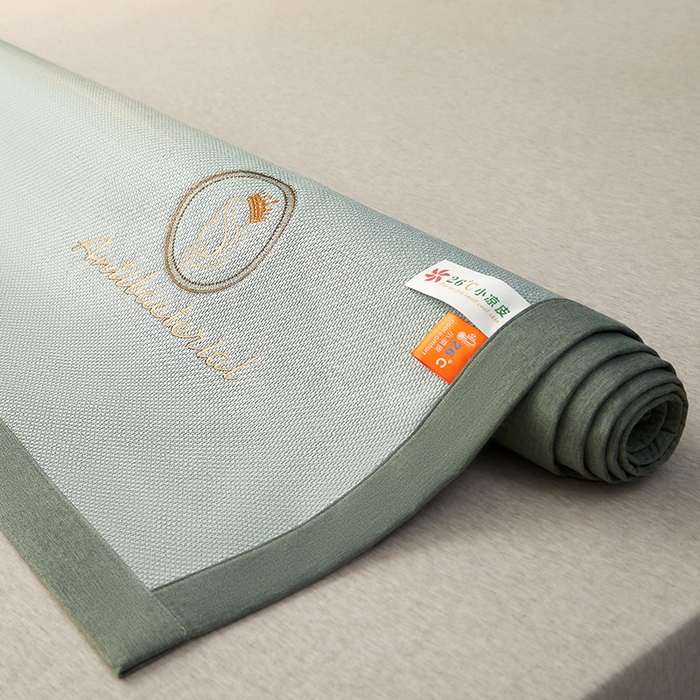 91家纺网 家纺一手货源 找家纺 总伊被源2023新款女王款刺绣冰藤席1200D可机洗可折叠冰丝席-戴菲