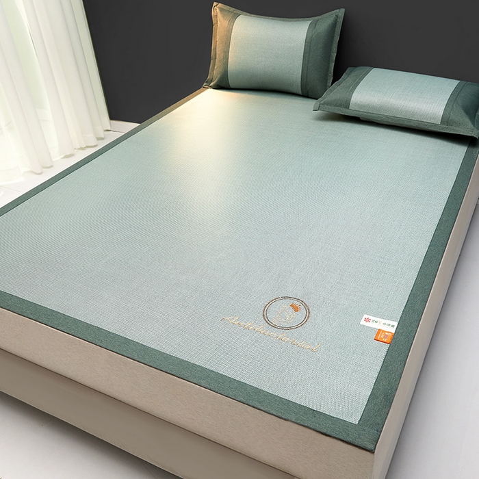 91家纺网 家纺一手货源 找家纺 总伊被源2023新款女王款刺绣冰藤席1200D可机洗可折叠冰丝席-戴菲