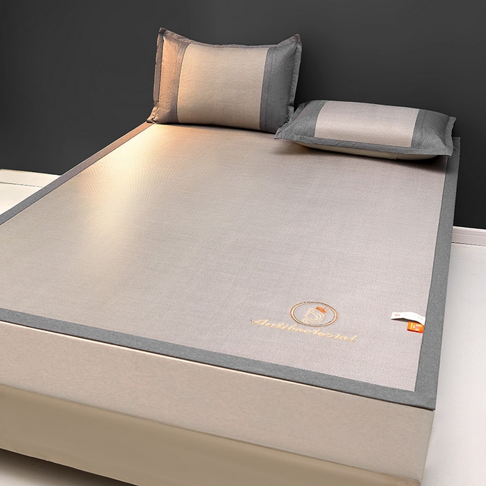 91家纺网 家纺一手货源 找家纺 伊被源2023新款女王款刺绣冰藤席1200D可机洗可折叠冰丝席-戴菲 戴菲 月光银