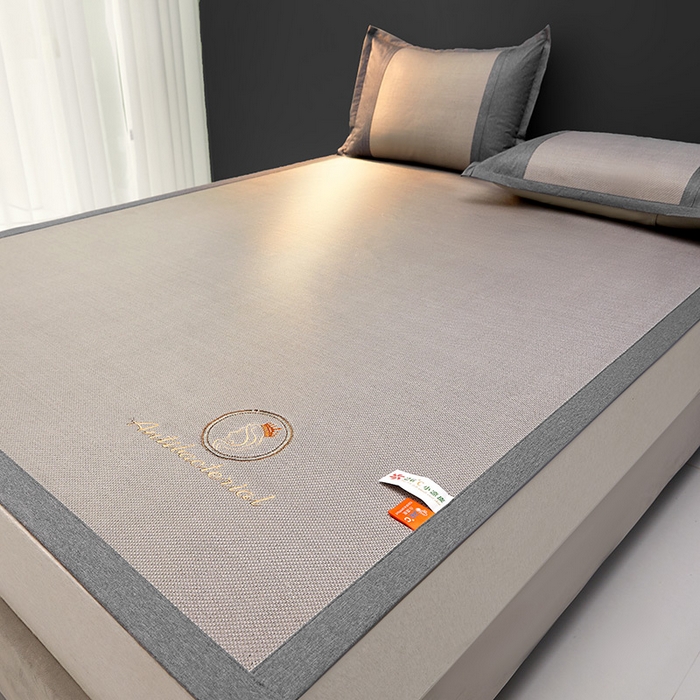 91家纺网 家纺一手货源 找家纺 伊被源2023新款女王款刺绣冰藤席1200D可机洗可折叠冰丝席-戴菲 戴菲 月光银