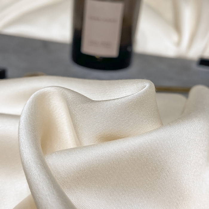 91家纺网 家纺一手货源 找家纺 涵宸 兰精天丝TM纯色四件套 奶昔+蜜桃粉