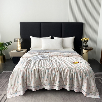 91家纺网 家纺一手货源 找家纺 （总）太阳羽 2025新款铂金莱赛尔天丝印花夏凉被 镂空花边空调被