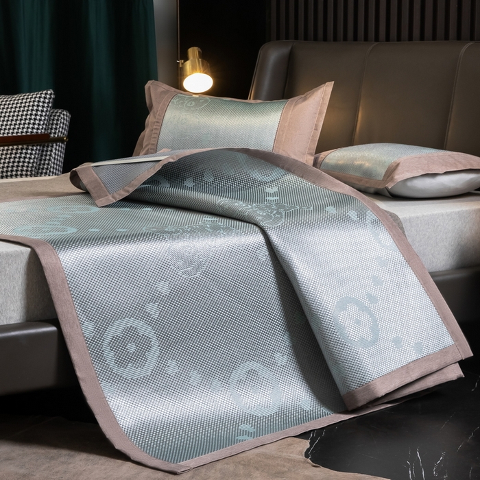 91家纺网 家纺一手货源 找家纺  伊被源  2023新款高密度纺织碳光冰藤席 路易登-灰绿