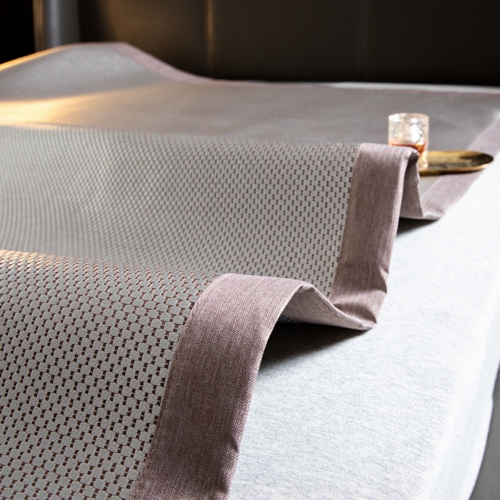 91家纺网 家纺一手货源 找家纺  伊被源  2023新款高密度纺织碳光冰藤席 冰川-银灰