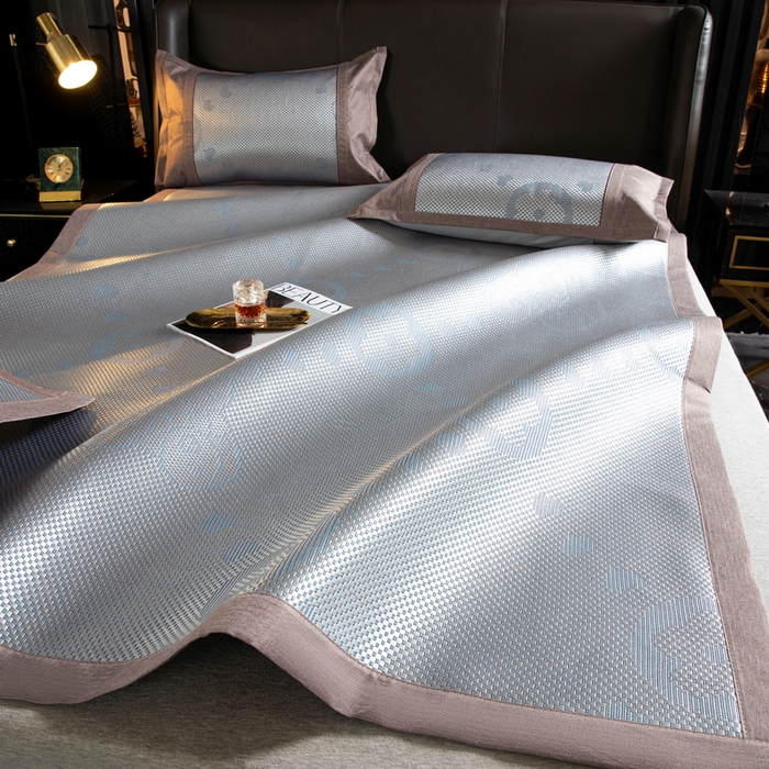 91家纺网 家纺一手货源 找家纺  伊被源  2023新款高密度纺织碳光冰藤席 路易登-灰蓝