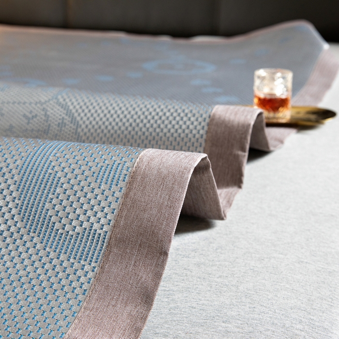 91家纺网 家纺一手货源 找家纺  伊被源  2023新款高密度纺织碳光冰藤席 路易登-灰蓝