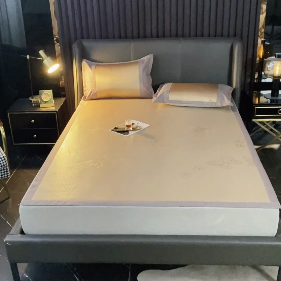 91家纺网 家纺一手货源 找家纺  伊被源  2023新款高密度纺织碳光冰藤席 蝴蝶-金