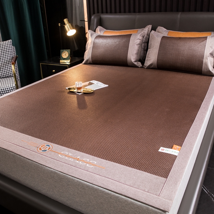 91家纺网 家纺一手货源 找家纺  伊被源  2023新款山茶刺绣艾草凉席系列 山茶刺绣艾草火山炭