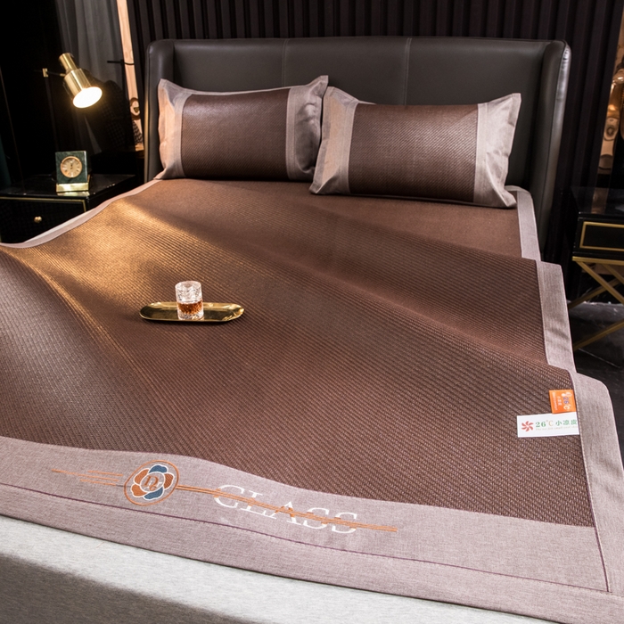 91家纺网 家纺一手货源 找家纺  伊被源  2023新款山茶刺绣艾草凉席系列 山茶刺绣艾草火山炭