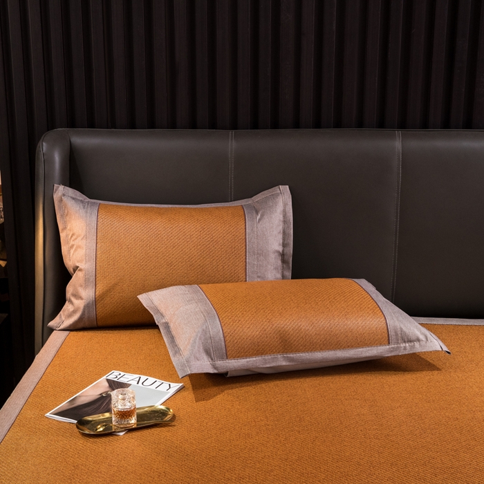 91家纺网 家纺一手货源 找家纺  伊被源  2023新款山茶刺绣艾草凉席系列 山茶刺绣艾草经典咖