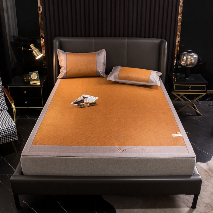 91家纺网 家纺一手货源 找家纺  伊被源  2023新款山茶刺绣艾草凉席系列 山茶刺绣艾草经典咖