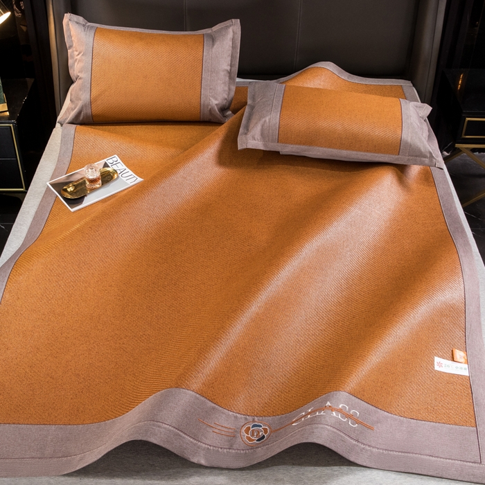 91家纺网 家纺一手货源 找家纺  伊被源  2023新款山茶刺绣艾草凉席系列 山茶刺绣艾草经典咖