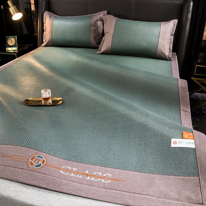 91家纺网 家纺一手货源 找家纺  伊被源  2023新款山茶刺绣艾草凉席系列 山茶刺绣艾草叶墨绿