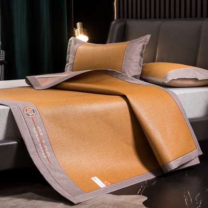  伊被源  2023新款山茶刺绣艾草凉席系列 山茶刺绣艾草玉米黄