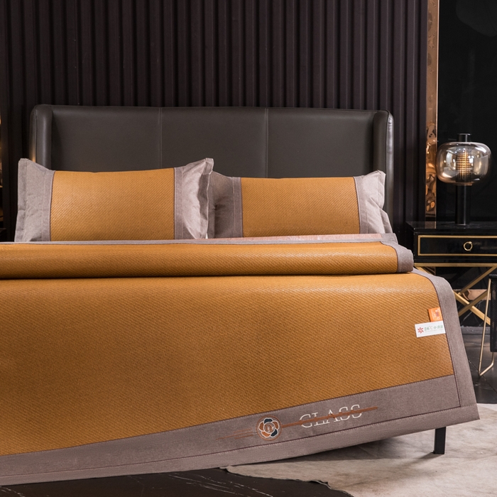 91家纺网 家纺一手货源 找家纺  伊被源  2023新款山茶刺绣艾草凉席系列 山茶刺绣艾草玉米黄