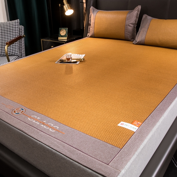 91家纺网 家纺一手货源 找家纺  伊被源  2023新款山茶刺绣艾草凉席系列 山茶刺绣艾草玉米黄