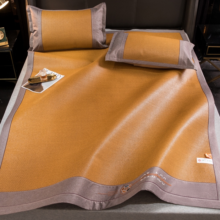 91家纺网 家纺一手货源 找家纺  伊被源  2023新款山茶刺绣艾草凉席系列 山茶刺绣艾草玉米黄