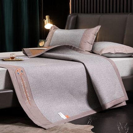 91家纺网 家纺一手货源 找家纺  总 伊被源  2023新款山茶刺绣艾草凉席系列