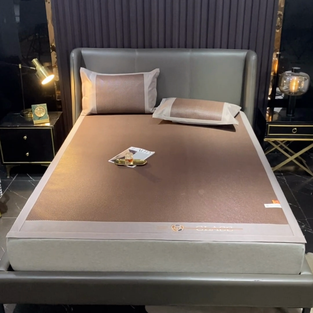 91家纺网 家纺一手货源 找家纺  伊被源  2023新款山茶刺绣艾草凉席系列 山茶刺绣艾草火山炭