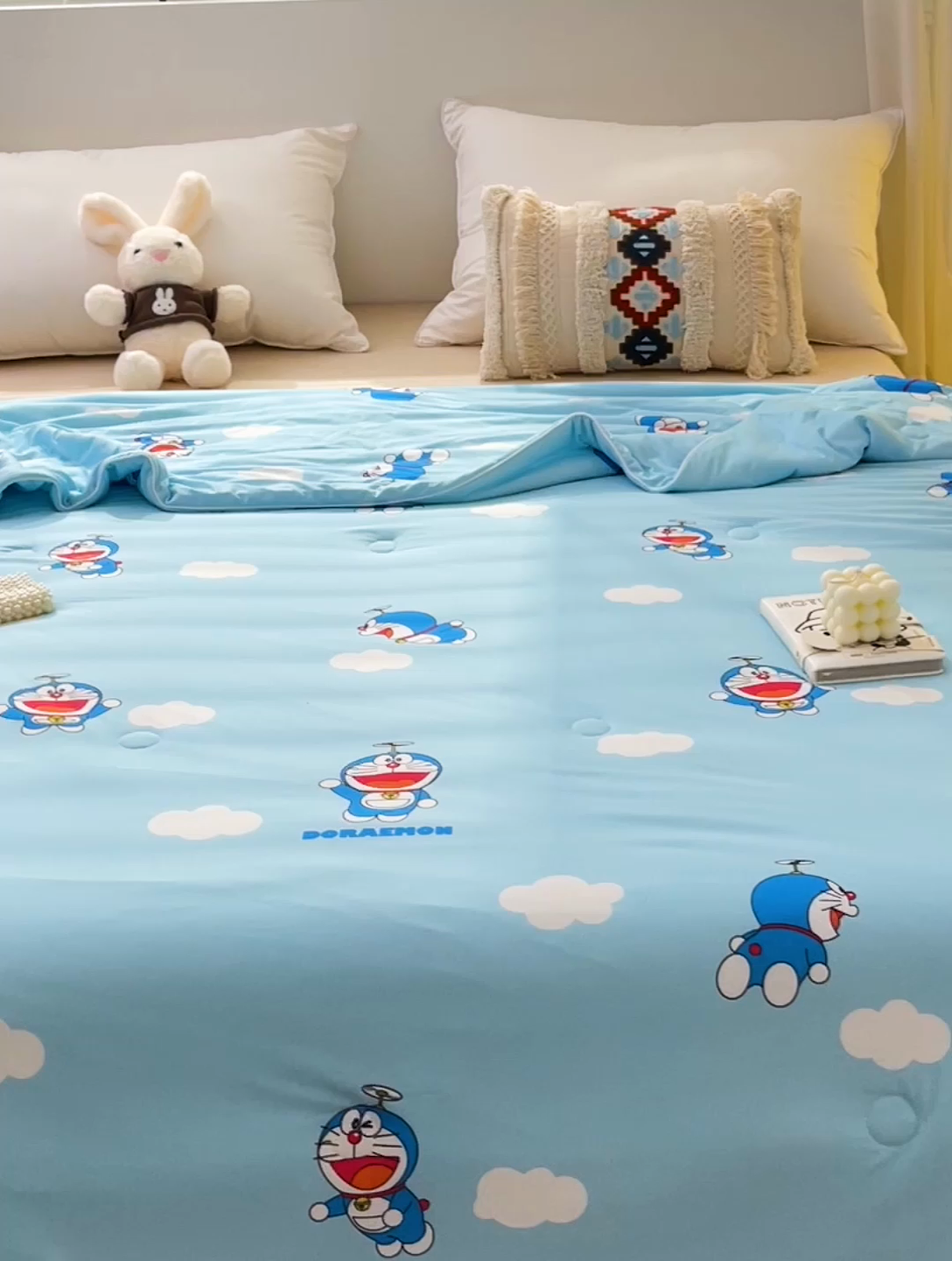 91家纺网 家纺一手货源 找家纺 亚龙2023新款A类针织棉多啦A梦专版授权夏被 哆啦A梦-蓝