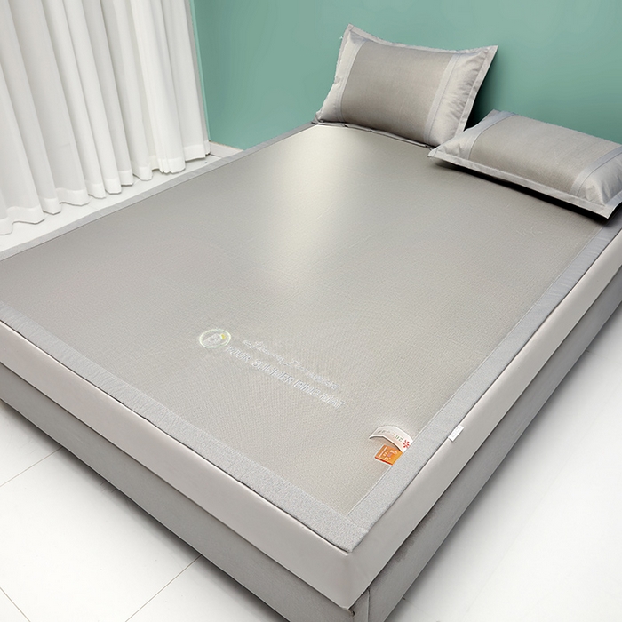 91家纺网 家纺一手货源 找家纺 2023新款凉感冰藤刺绣软席-冰镇席、酷爽席冰镇席-浅灰