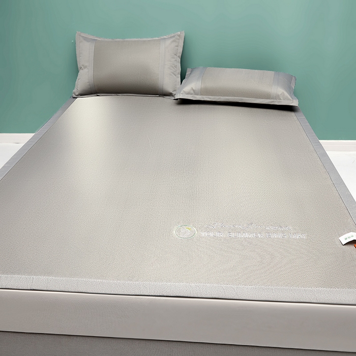 91家纺网 家纺一手货源 找家纺 2023新款凉感冰藤刺绣软席-冰镇席、酷爽席冰镇席-浅灰