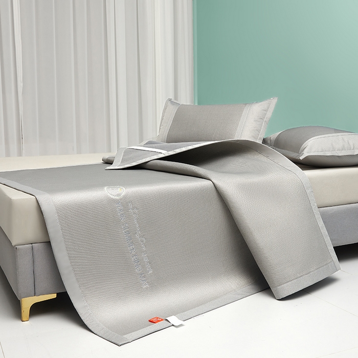 91家纺网 家纺一手货源 找家纺 2023新款凉感冰藤刺绣软席-冰镇席、酷爽席冰镇席-浅灰