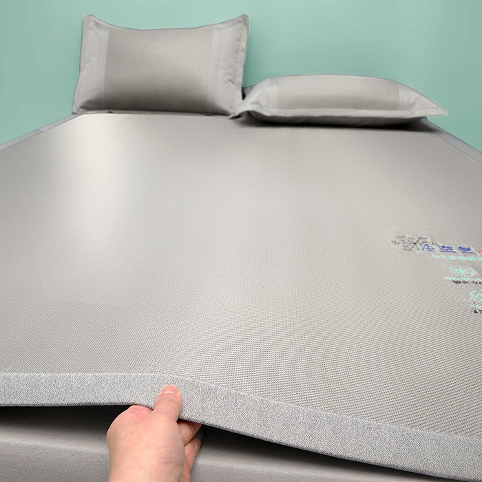 91家纺网 家纺一手货源 找家纺 2023新款凉感冰藤刺绣软席-冰镇席、酷爽席 酷爽席-浅灰