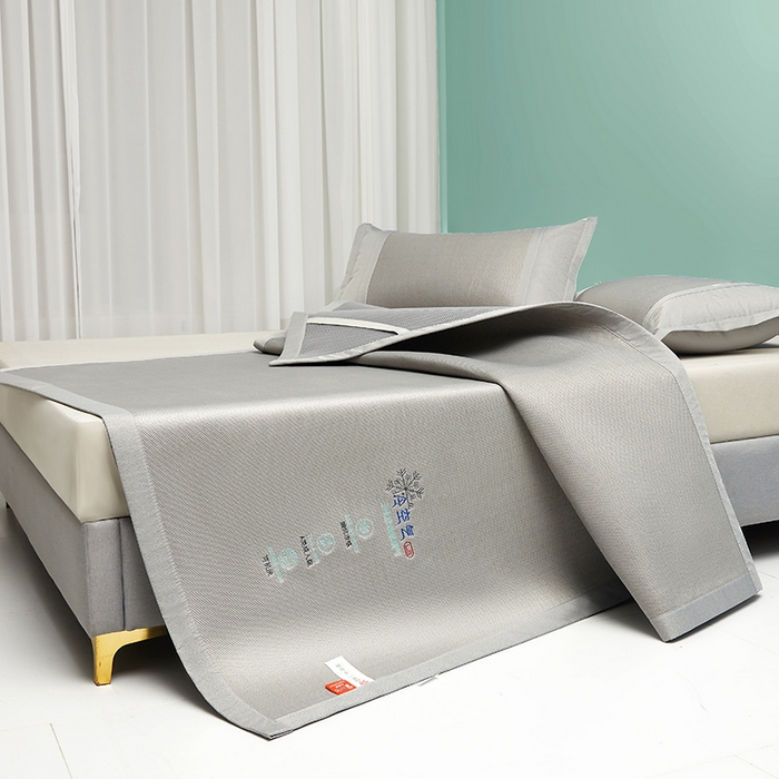 91家纺网 家纺一手货源 找家纺 2023新款凉感冰藤刺绣软席-冰镇席、酷爽席 酷爽席-浅灰