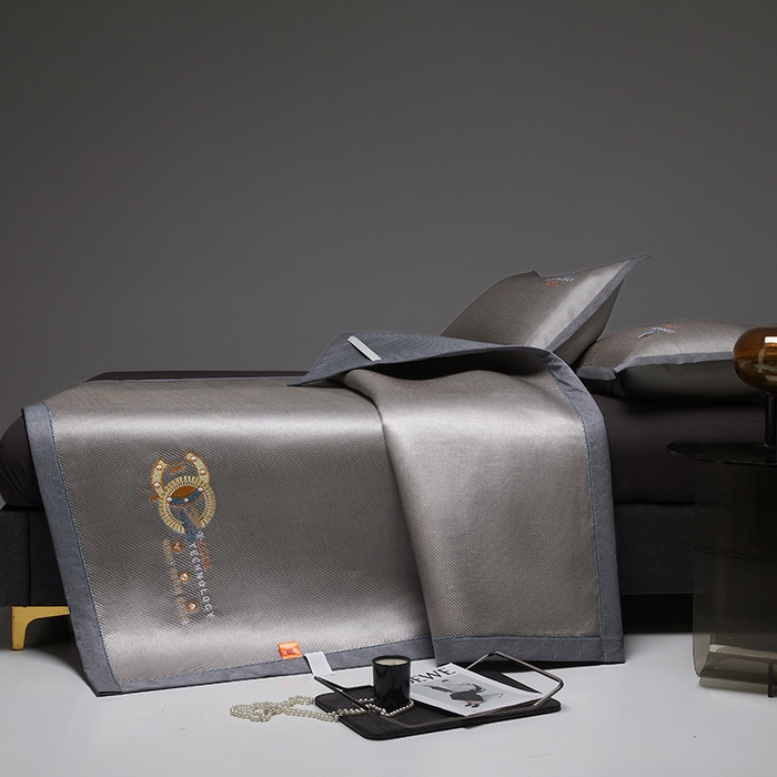 91家纺网 家纺一手货源 找家纺 伊被源 2023新款凉感冰藤刺绣软席-冷酷 深邃灰