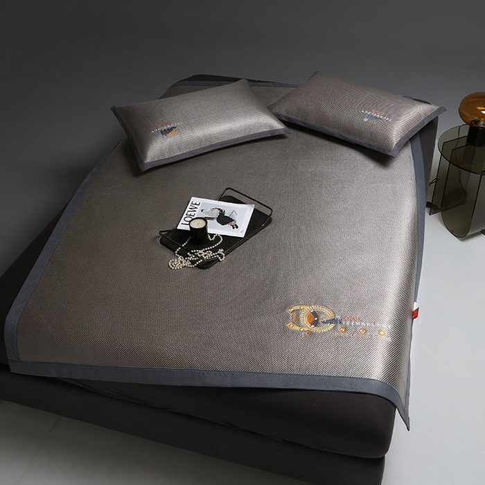 91家纺网 家纺一手货源 找家纺 伊被源 2023新款凉感冰藤刺绣软席-冷酷 深邃灰