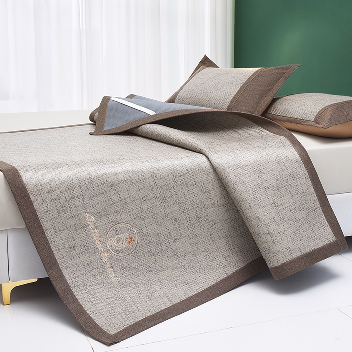 91家纺网 家纺一手货源 找家纺 伊被源 2023新款加厚刺绣古藤席三件套-可可西里 可可西里-银灰