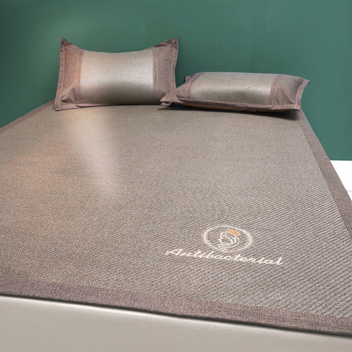 91家纺网 家纺一手货源 找家纺 伊被源 2023新款加厚刺绣古藤席三件套-可可西里 可可西里-棕灰