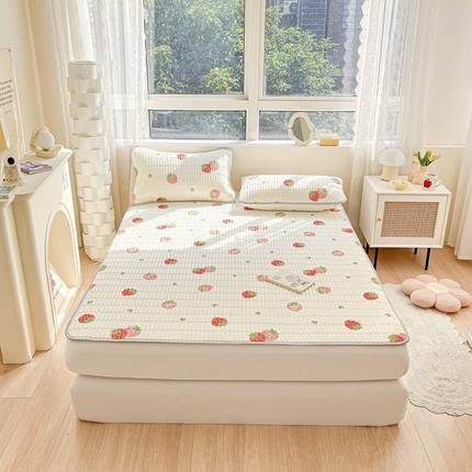 91家纺网 家纺一手货源 找家纺 寐居家纺 2023新款夏被同款凉席 开心草莓