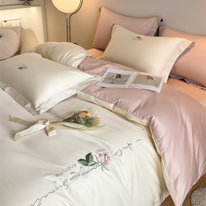 91家纺网 家纺一手货源 找家纺 （总）秀色家纺 2025新品Ａ类60s长绒棉唤醒系列四件套 唤醒-奶昔白+茱萸粉