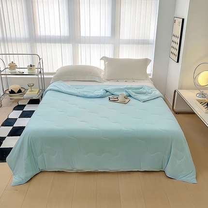 91家纺网 家纺一手货源 找家纺 木堇家居 2023A类凉感丝冰激凌嵌绳款氨纶大豆夏被 天空蓝